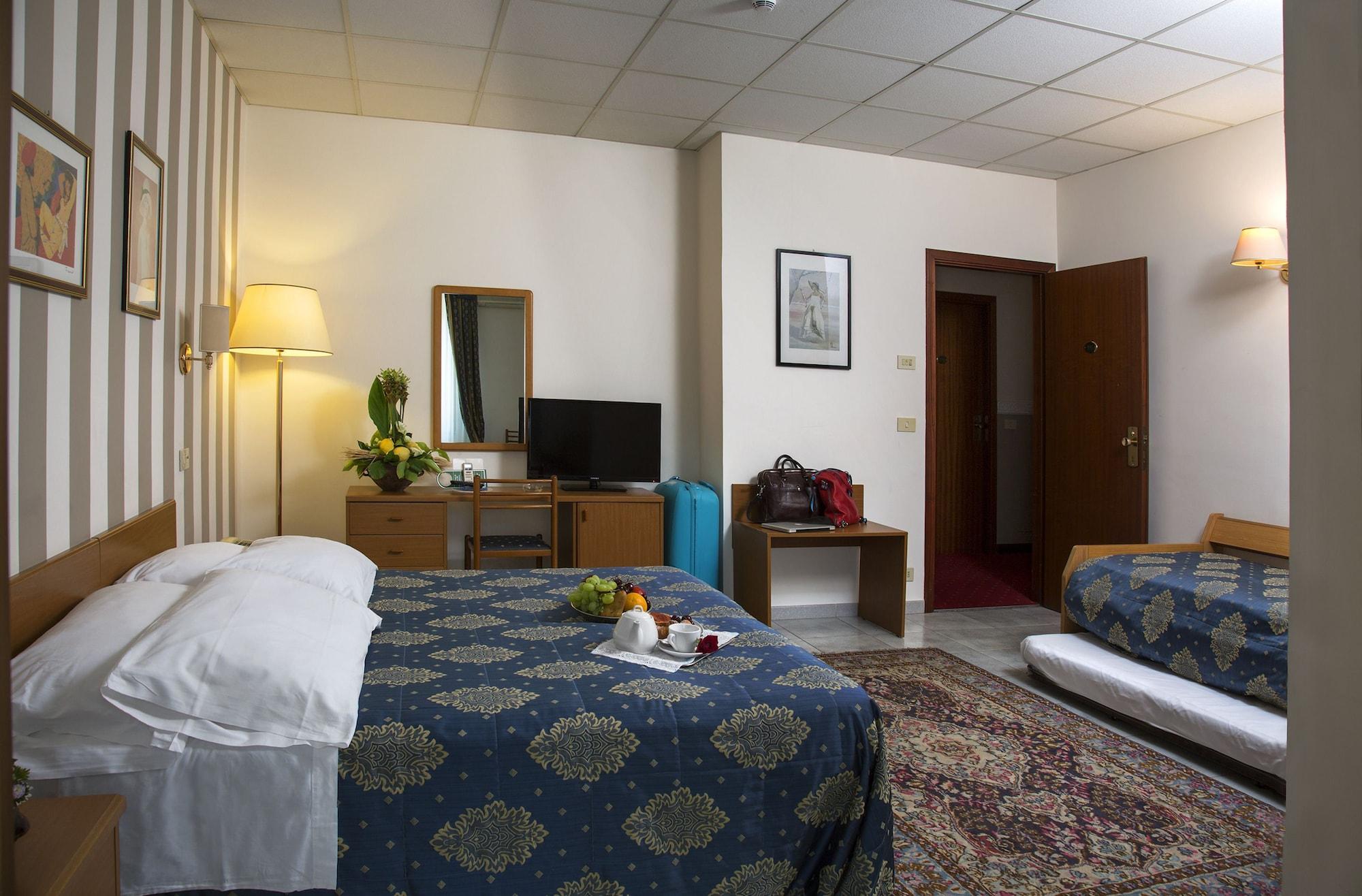 Hotel Redebora Torregrotta Esterno foto