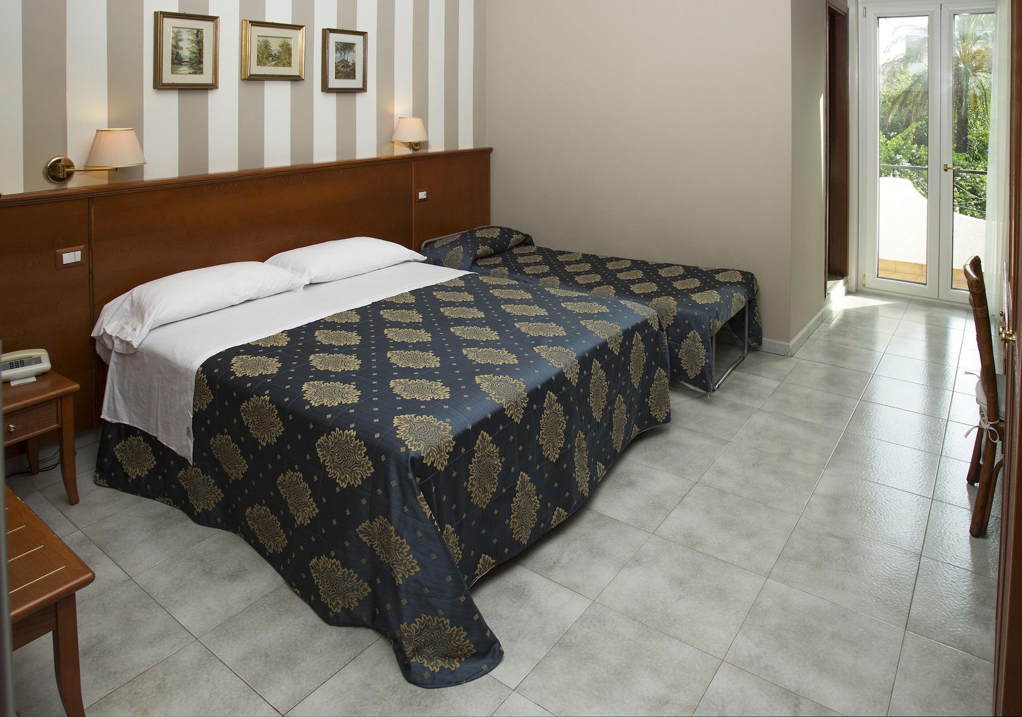 Hotel Redebora Torregrotta Esterno foto