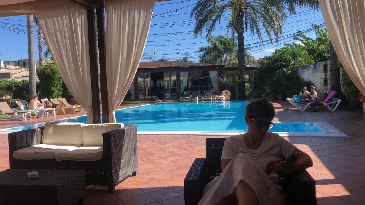 Hotel Redebora Torregrotta Esterno foto
