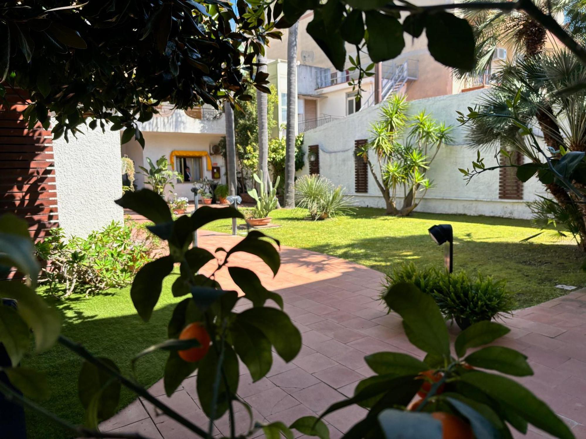 Hotel Redebora Torregrotta Esterno foto