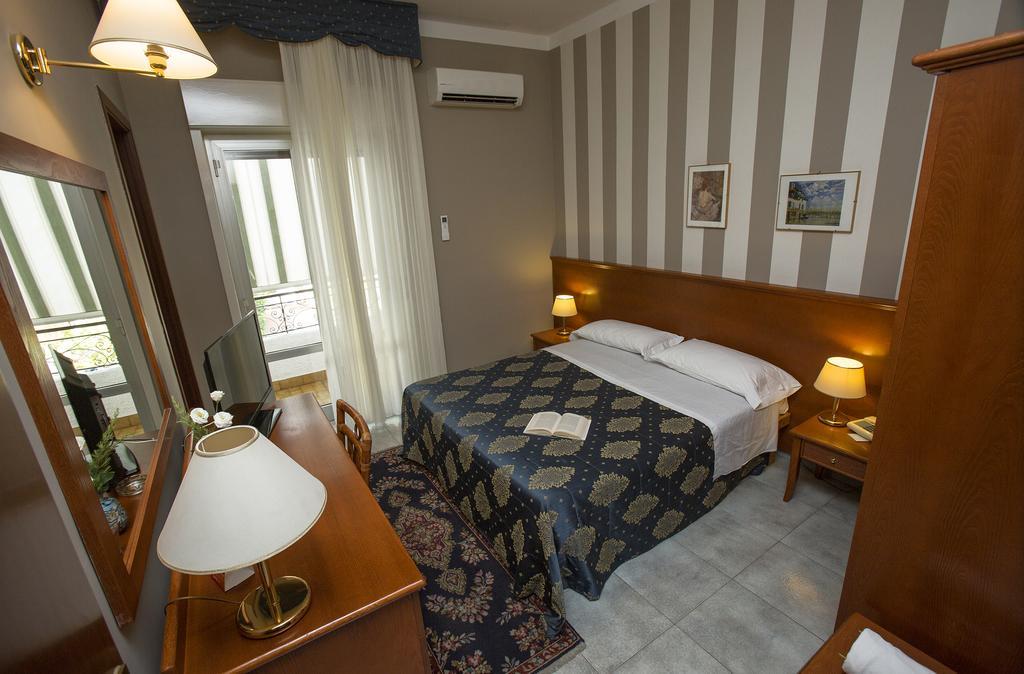 Hotel Redebora Torregrotta Esterno foto